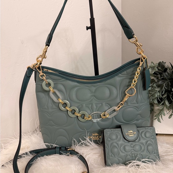 Coach Laurel matching Shoulder Bag and Wallet In Blocked Signature Leather - Picture 2 of 9